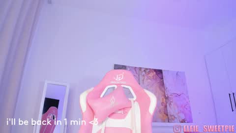 Snapshot of ellie_nelson chatting on 01-22-25, 06:52 Elly Sweet Pie almost everyday 4-11 AM UTC online show from 01-22-25, 06:52