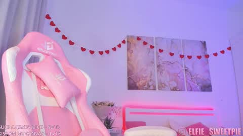 Snapshot of ellie_nelson chatting on 02-14-25, 07:38 Elly Sweet Pie almost everyday 4-11 AM UTC online show from 02-14-25, 07:38