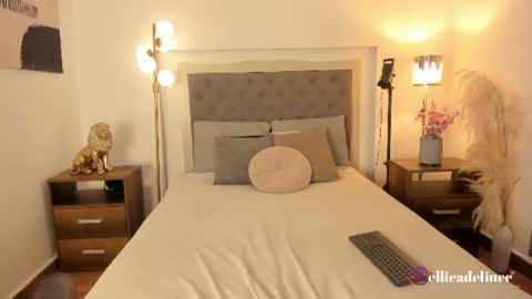 ellieadeline online show from 06-13-26, 04:21