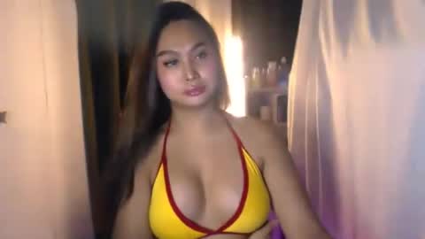 Snapshot of elliecummers chatting on 06-14-26, 03:47 ellie online show from 06-14-26, 03:47