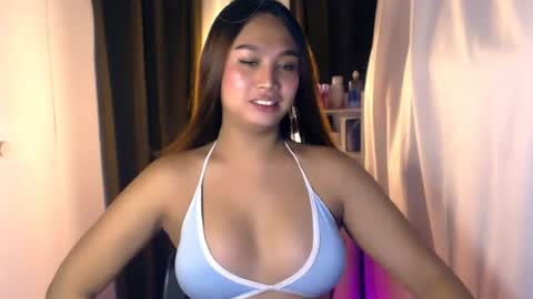 Snapshot of elliecummers chatting on 06-27-26, 07:30 ellie online show from 06-27-26, 07:30