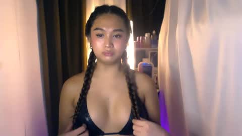 Snapshot of elliecummers chatting on 07-15-26, 12:16 ellie online show from 07-15-26, 12:16