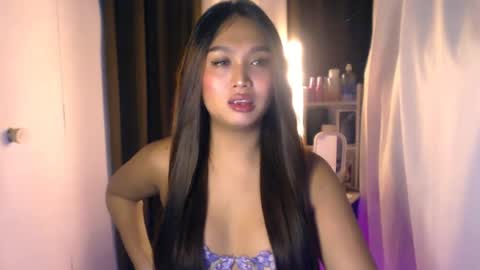 Snapshot of elliecummers chatting on 07-16-26, 01:55 ellie online show from 07-16-26, 01:55