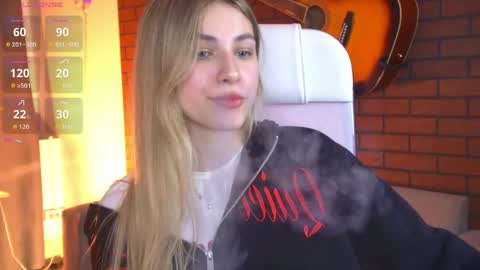 Snapshot of elliecutes chatting on 04-25-26, 01:41 elliecutes online show from 04-25-26, 01:41