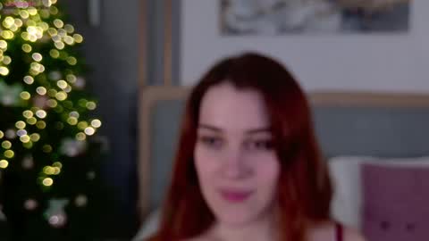 EllieLarson online show from 12-04-25, 04:38