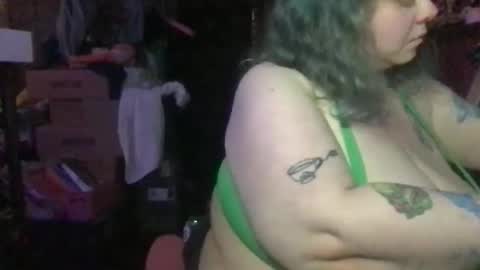 Ellie Louise online show from 03-25-26, 08:04