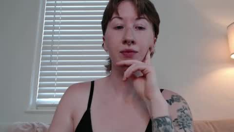 Ellie Rowyn online show from 10-04-25, 08:51