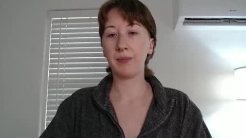 Snapshot of ellierowyn chatting on 10-09-25, 11:25 Ellie Rowyn online show from 10-09-25, 11:25