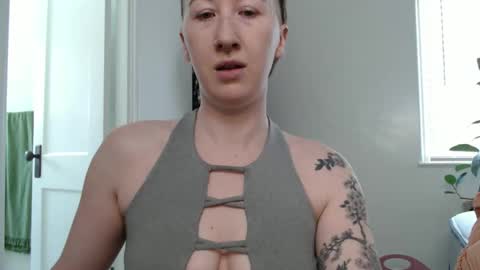 Ellie Rowyn online show from 03-31-26, 06:30