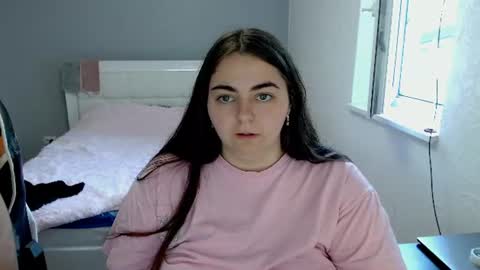 Snapshot of ellies_8 chatting on 06-08-26, 08:37 Ellie online show from 06-08-26, 08:37
