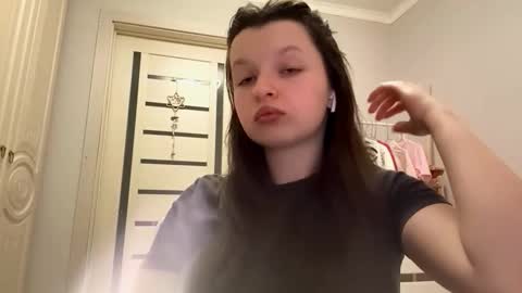 Ellie online show from 02-15-26, 05:09