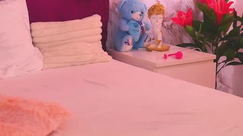 EllinaNuria online show from 04-11-26, 07:45