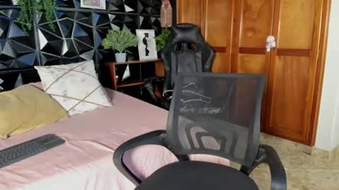 Snapshot of elliot_colton chatting on 07-10-26, 09:17 Elloit Colton online show from 07-10-26, 09:17
