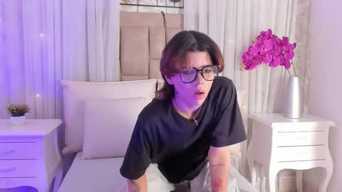 Snapshot of elliot_walker chatting on 02-02-26, 08:51 online show from 02-02-26, 08:51