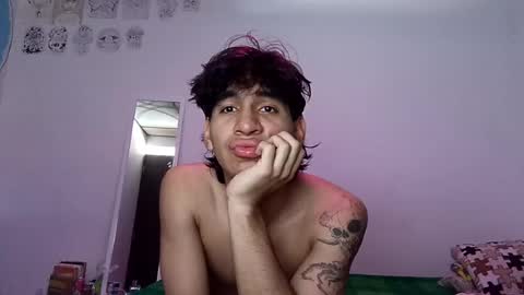 Snapshot of elliotazert chatting on 05-12-26, 05:32 elliotazert online show from 05-12-26, 05:32