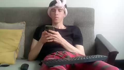 Snapshot of elliotdamri chatting on 05-27-26, 01:52 Elliot Damri online show from 05-27-26, 01:52