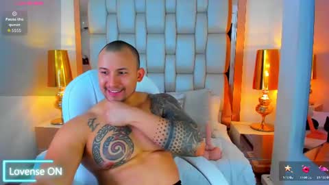 Snapshot of elliott_veelez chatting on 07-07-26, 08:24 E L L I O T V E L E Z online show from 07-07-26, 08:24