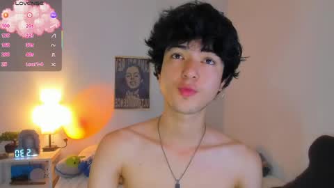 Snapshot of elliotvolkov chatting on 05-23-26, 01:37 elliotvolkov online show from 05-23-26, 01:37
