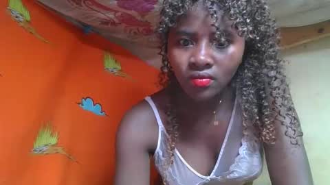 Snapshot of ellodi chatting on 06-03-26, 12:57 Ellodi online show from 06-03-26, 12:57