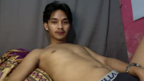 Snapshot of ellorrey chatting on 07-29-26, 07:17 ELLORREY online show from 07-29-26, 07:17