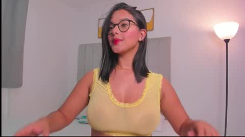 Snapshot of elly_g chatting on 02-04-26, 01:55 elly online show from 02-04-26, 01:55