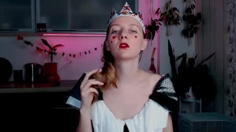 Snapshot of elly_helly chatting on 10-31-25, 08:21 elly_helly online show from 10-31-25, 08:21