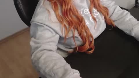 Elly online show from 12-16-25, 07:30