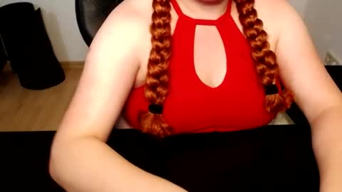 Snapshot of elly_petite chatting on 07-07-26, 07:29 Elly online show from 07-07-26, 07:29