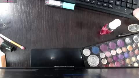 Elly online show from 12-24-24, 03:49