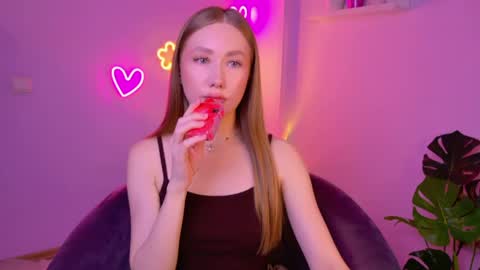  Elly  online show from 05-31-26, 02:42