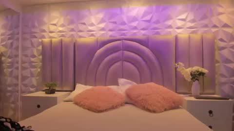 Ellye online show from 06-19-26, 11:14