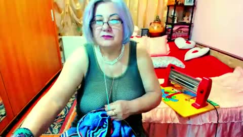 Snapshot of ellyhot53 chatting on 12-24-24, 01:39 ellyhot53 online show from 12-24-24, 01:39