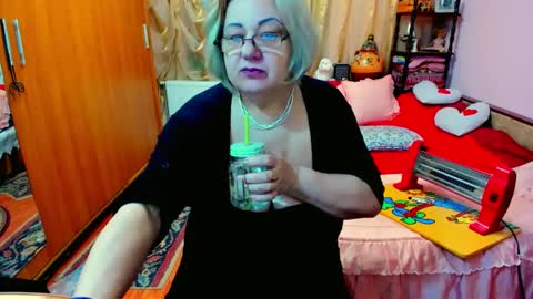 Snapshot of ellyhot53 chatting on 01-19-25, 02:28 ellyhot53 online show from 01-19-25, 02:28