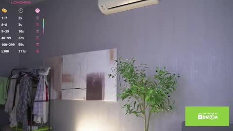 Snapshot of ellyl chatting on 10-06-25, 08:12 ellyl online show from 10-06-25, 08:12