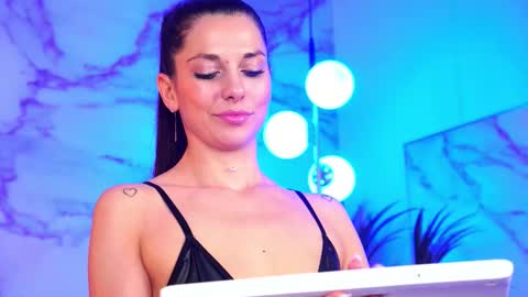 Elly online show from 11-20-25, 09:36