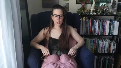 Elly Naomi online show from 01-11-25, 04:14