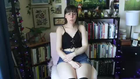 Snapshot of ellynaomi chatting on 05-16-26, 05:01 Elly Naomi online show from 05-16-26, 05:01