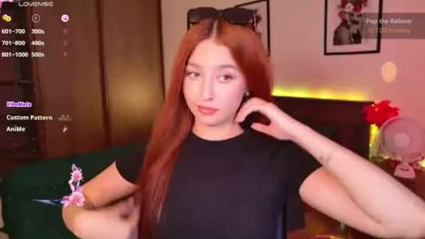 Snapshot of ellypeach chatting on 06-16-26, 11:57 EllyPeach online show from 06-16-26, 11:57