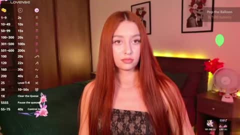 Snapshot of ellypeach chatting on 06-18-26, 11:58 EllyPeach online show from 06-18-26, 11:58