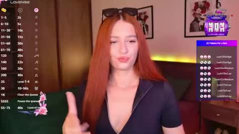 Snapshot of ellypeach chatting on 07-02-26, 11:27 EllyPeach online show from 07-02-26, 11:27