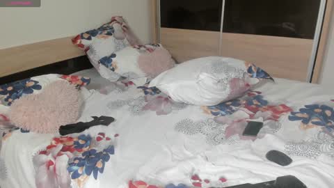 ellslimdoll online show from 01-11-25, 12:33