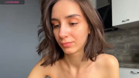 Snapshot of ellzabeth_ellison chatting on 03-06-25, 08:30 Im online Fri Sun Mon Tue Thu Fri Sat3 from 1000 online show from 03-06-25, 08:30