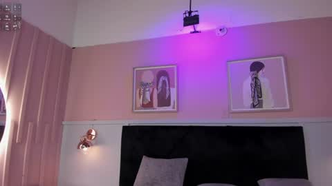 Snapshot of elodie_walker chatting on 07-11-26, 12:08 Elodie online show from 07-11-26, 12:08