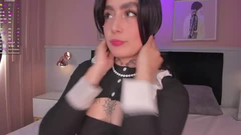 Snapshot of elodie_walker chatting on 07-16-26, 12:11 Elodie online show from 07-16-26, 12:11
