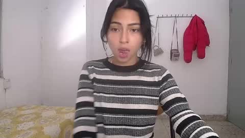 Snapshot of elody_j chatting on 06-03-26, 08:39 elody online show from 06-03-26, 08:39
