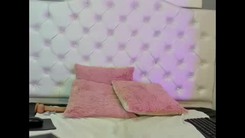 Snapshot of eloisa_morgan chatting on 02-20-26, 06:26 Eloisa online show from 02-20-26, 06:26