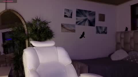 Eloise  . online show from 03-28-26, 07:57