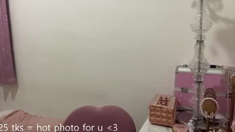 Snapshot of eloisprovino chatting on 06-09-26, 04:35 Eva online show from 06-09-26, 04:35