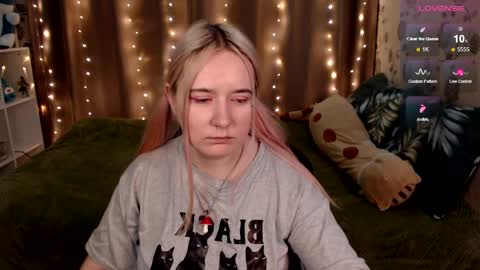 Ela give me a thumbs up if you like it  and this is important for the development of the account online show from 01-03-25, 11:01