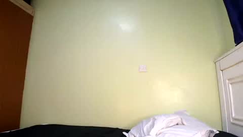 Snapshot of elowen655796 chatting on 06-22-26, 08:00 ELOWENA online show from 06-22-26, 08:00